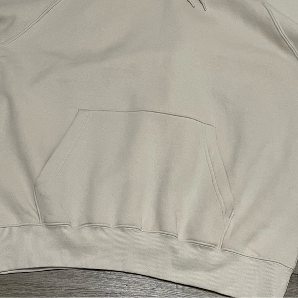 H&M Mens Oversized Fit Hoodie Sweatshirt Hoodie Pocket Light Taupe Sz XXL NWT - Picture 3 of 9